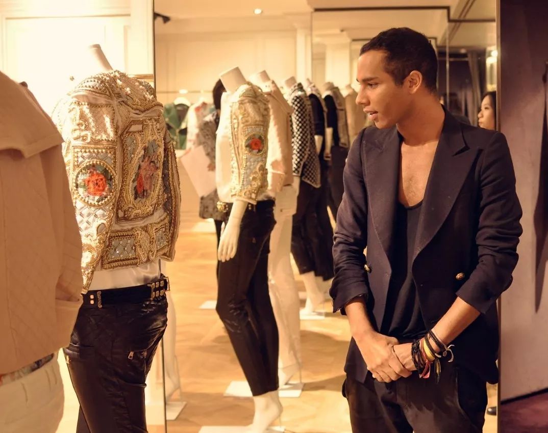 balmain设计师官宣男友祝福了