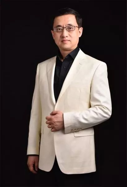 韦丹文教授和他的审订团队:佟博,黄若愚,鹿尧老师.