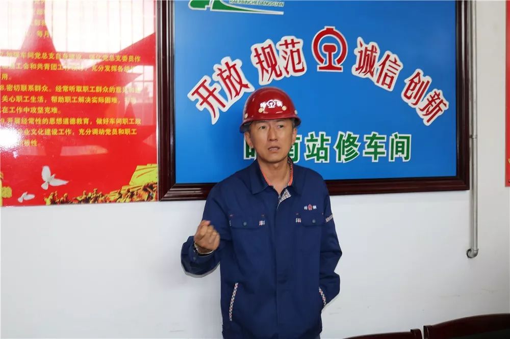 大家抓住难得的学习机会,现场观摩时专心听讲,不会就问,记不住的配件