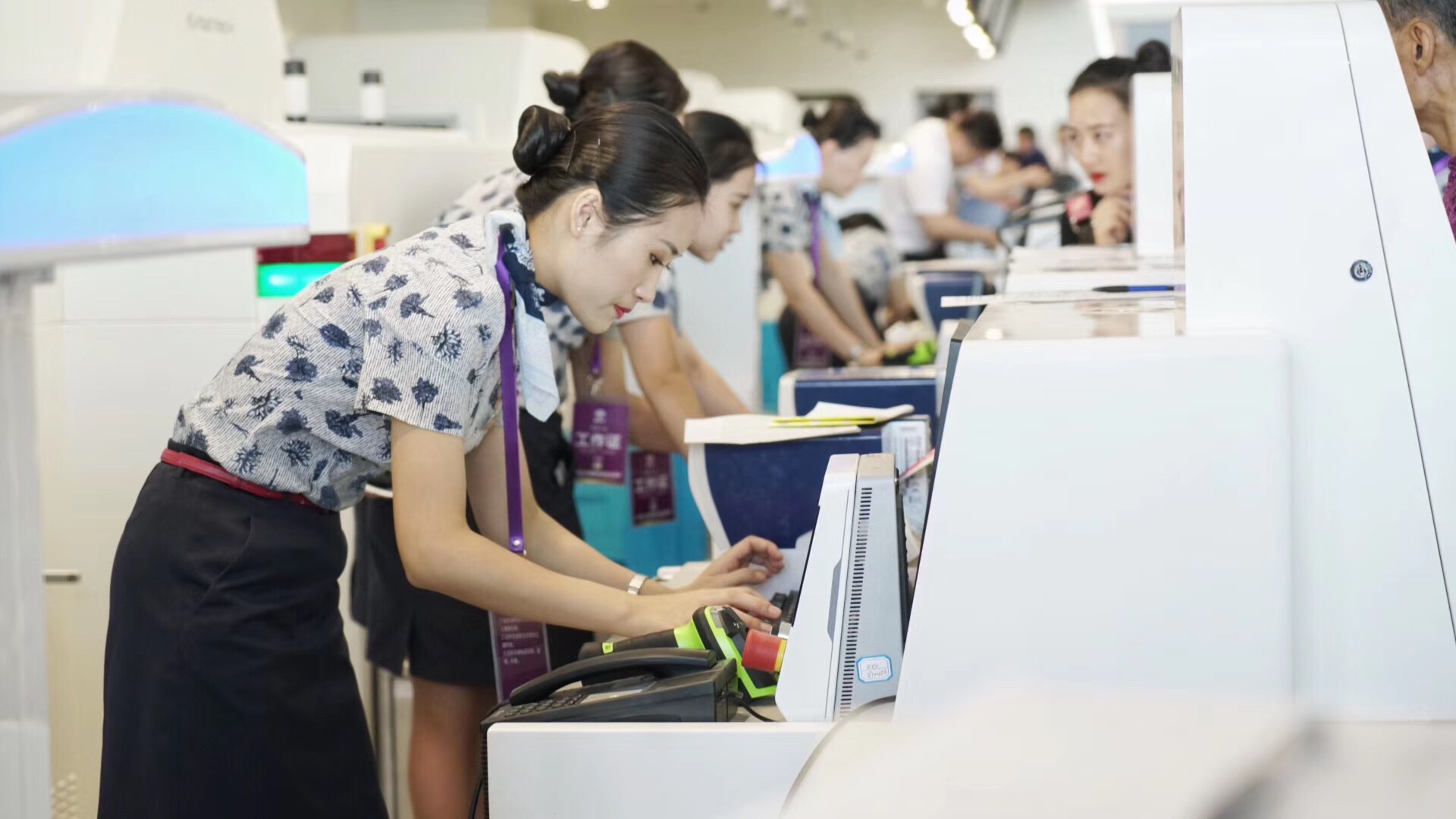 模拟航班26架次, 模拟旅客800余人,模拟行李900件,开放值机柜台16个