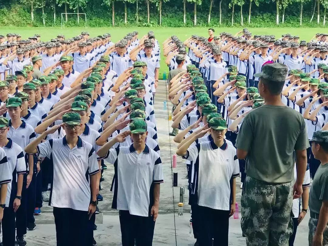 铸军魂,展风采,整装待出发 | 铁一高一年级新生军训需知