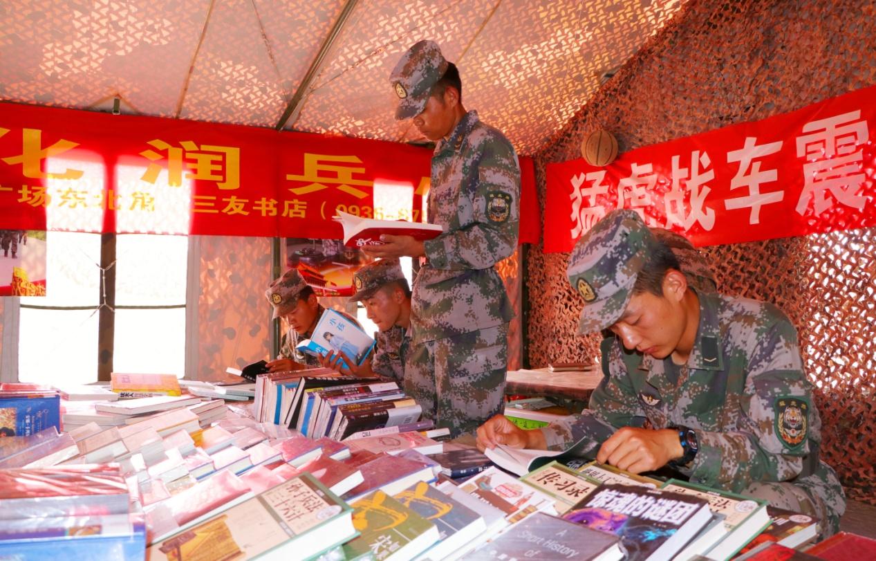 原创猛虎旅战大漠斗酷暑