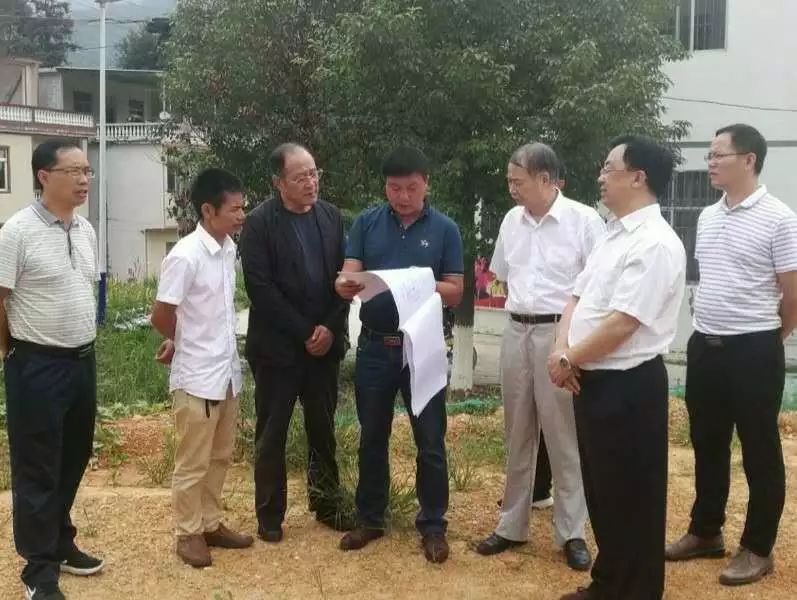 青少年发展基金会理事长吴仁杰,共青团广西区委副巡视员吴宗勋一行于2