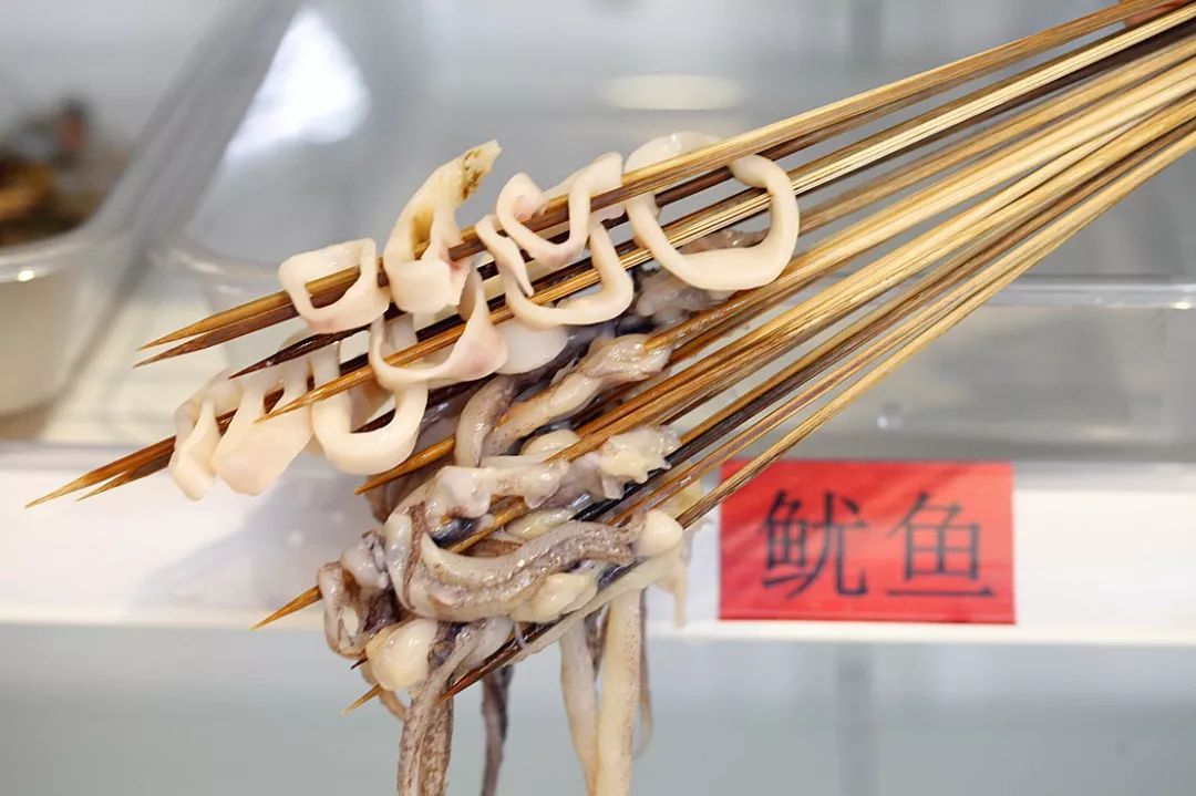 如此奢华的海鲜串串小编还是第一次见~鲍鱼,大虾,八爪鱼,鱿鱼.