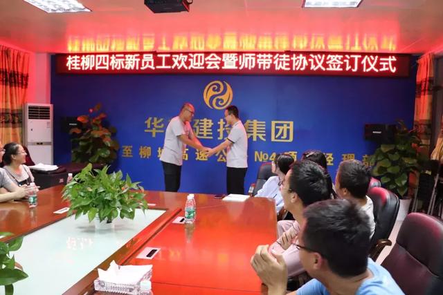 活力生日 欢笑连连7月18日,南宁青秀孝慈苑举办了一场别出心裁的长者