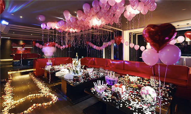 纪 |张亮求婚时跟老婆说:"你愿不愿意死了之后埋在我家坟里边"_ktv