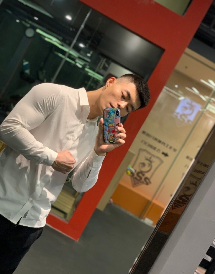 重庆最帅协警变身健身教练身材好到没话说