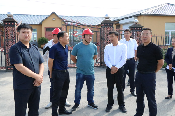 敖丙千深入万宝山工业园区调研入区产业项目建设情况