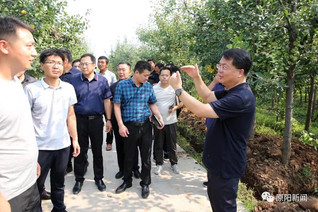 县委副书记李继游一行到中国农科院果树研究所综合实验基地参观学习