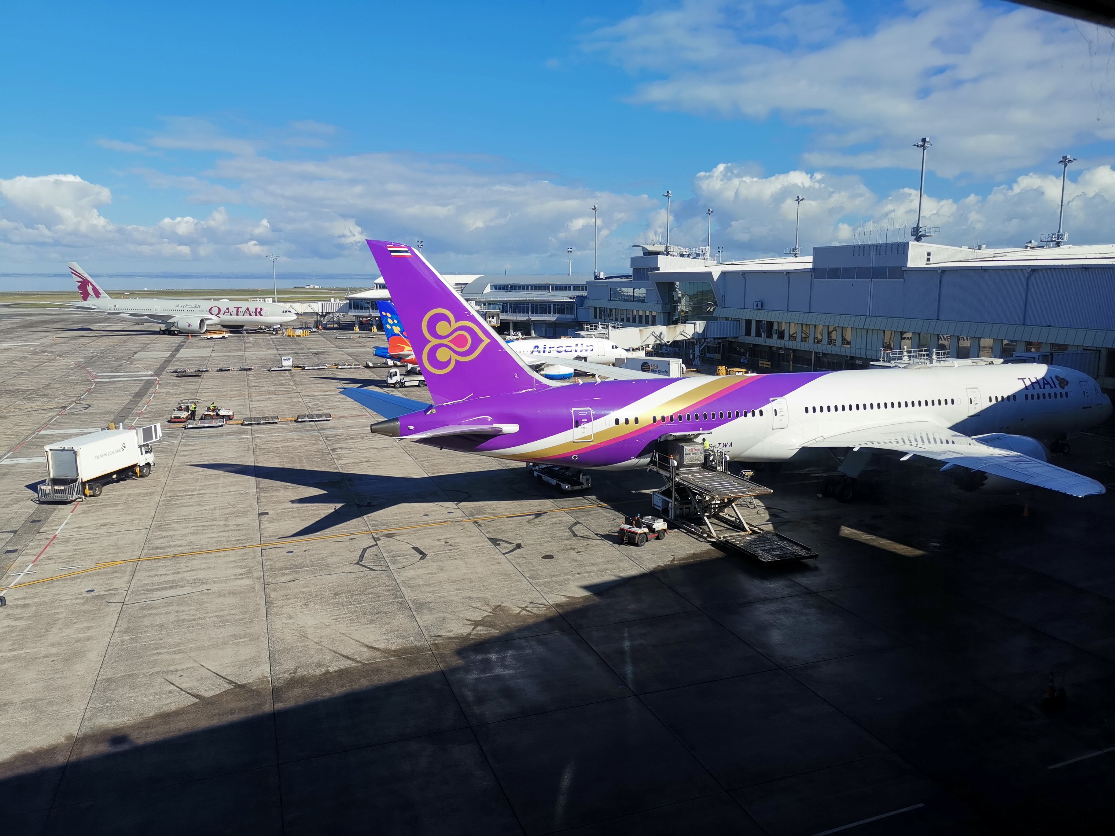 国泰航空在香港一家独大李嘉诚不再沉默只要他愿意随时可对抗