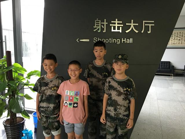 中合育才軍旅夏令營.jpg