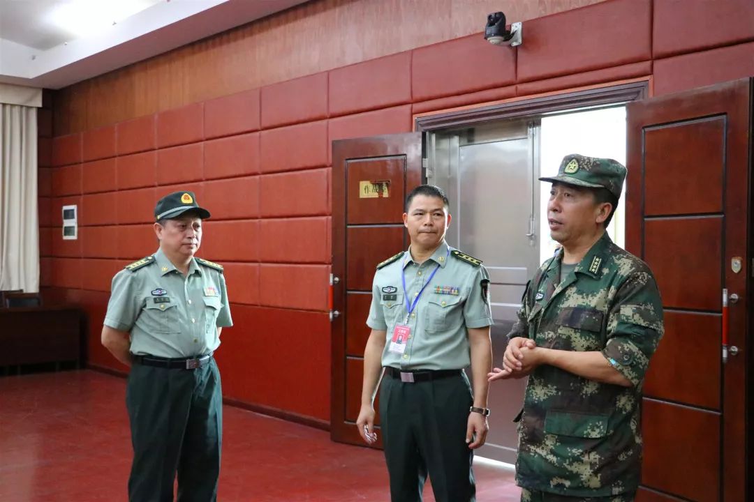 市征兵工作领导小组副组长,湛江市军分区司令员张彬等市领导干部莅临