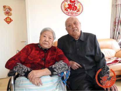 原创第三套人民币1元卷上的女拖拉机手梁军