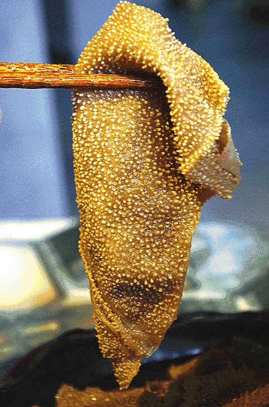 偌大一盆毛肚颗粒分明,毛刺挺立看起来就十分的有食欲呢!