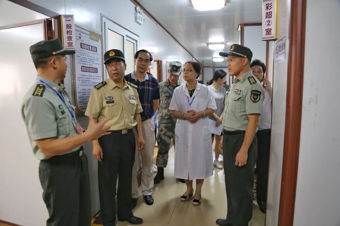 市征兵工作领导小组副组长,湛江市军分区司令员张彬等市领导干部莅临