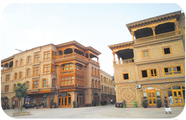 一组珍贵的照片记录和田这条街14年的变化