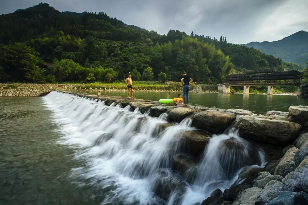 全域旅游浙江秘境那里的畲民都在矿泉水里游泳