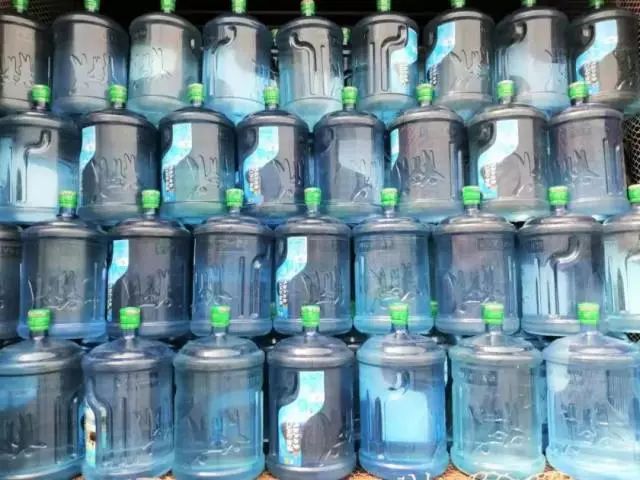 深受广大消费者的喜爱生产出的高品质峨眉山龙门洞矿泉水经过严格的