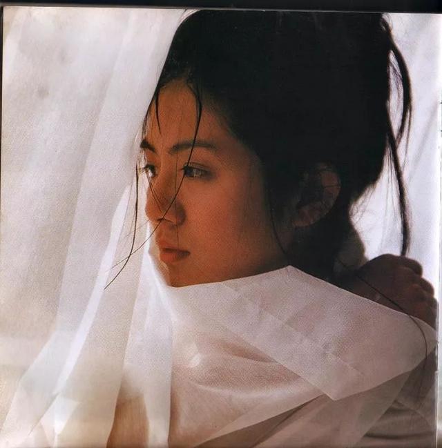 原创曾爱金城武吴奇隆丈夫分手7年45岁杨采妮惊艳逆袭