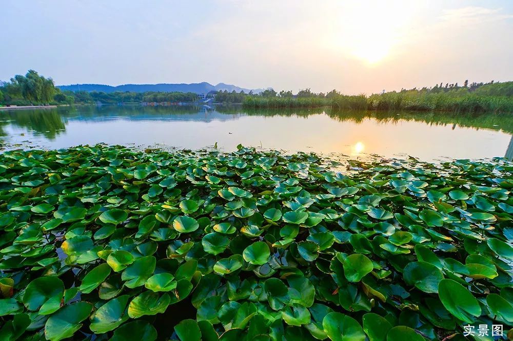 济南高新区彩虹湖美景简介