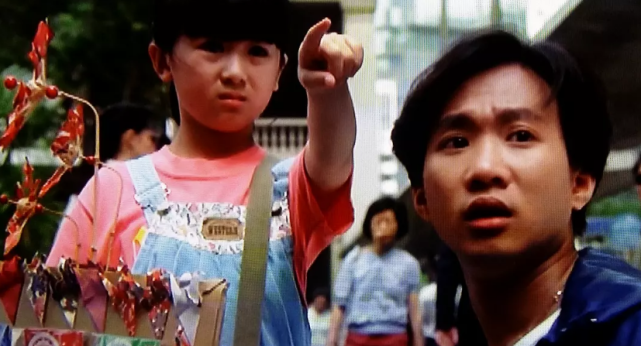 小时候她还叫江丽娜,那个时候就和张国荣,周星驰,beyond,成龙,王祖贤