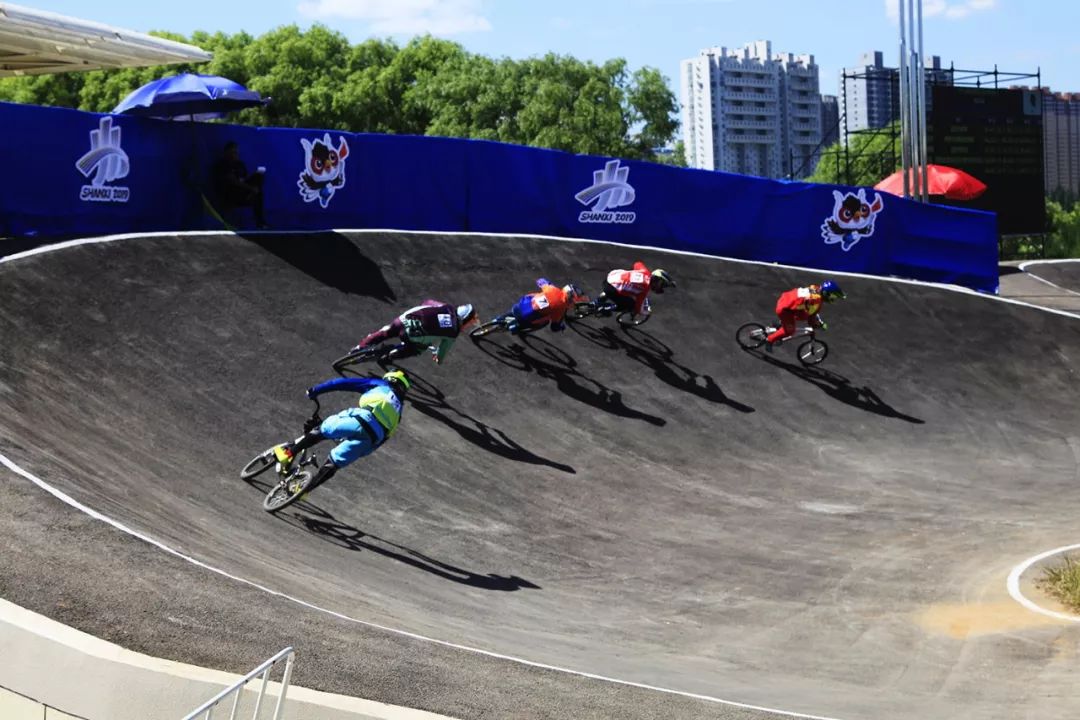 赛事二青会小轮车bmx泥地越野赛完赛