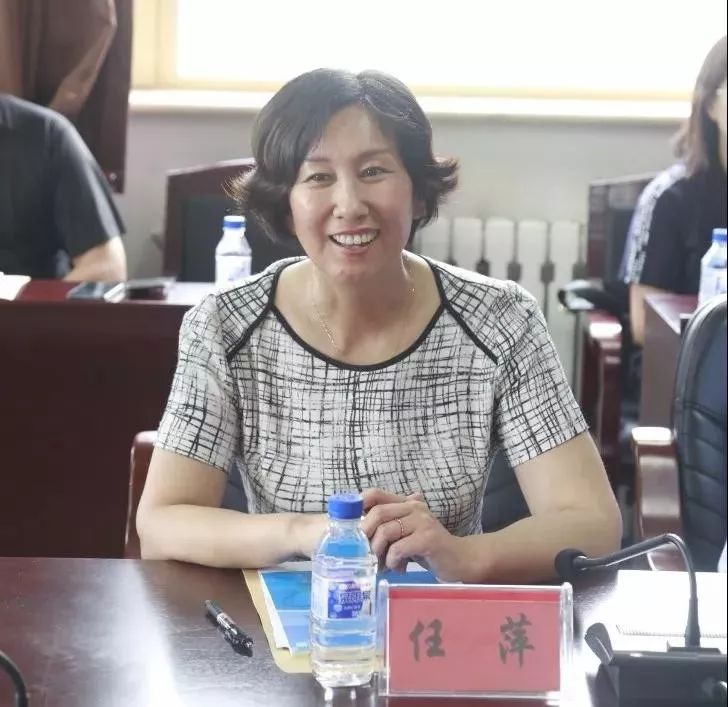 开会现场在欢迎会上,葫芦岛市中心医院院长张贺林对大医二院一行的到