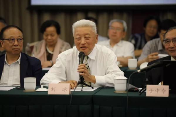 会",并介绍了该卷于父亲的渊源:卷后题跋中吴开先是民国时上海名人,曾