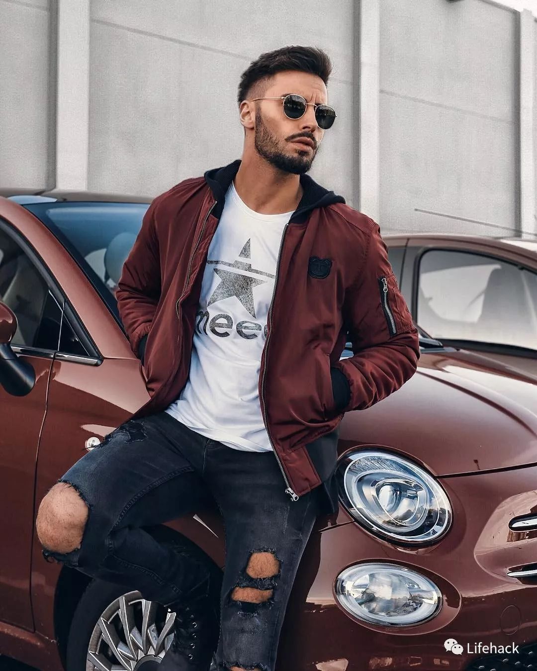 跟其他只会出现在车展上的模特不同,giuse的社交账号上拥有近50万的