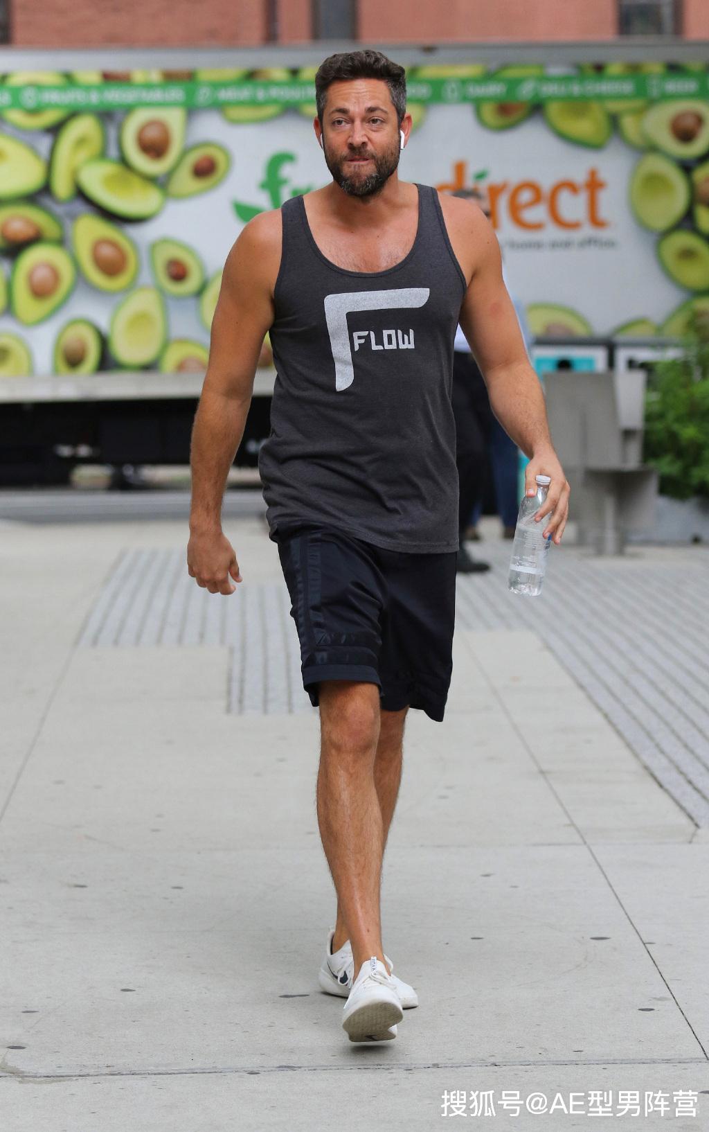 沙赞扎克瑞莱维健身归来193cm的肌肉身材不输漫威雷神