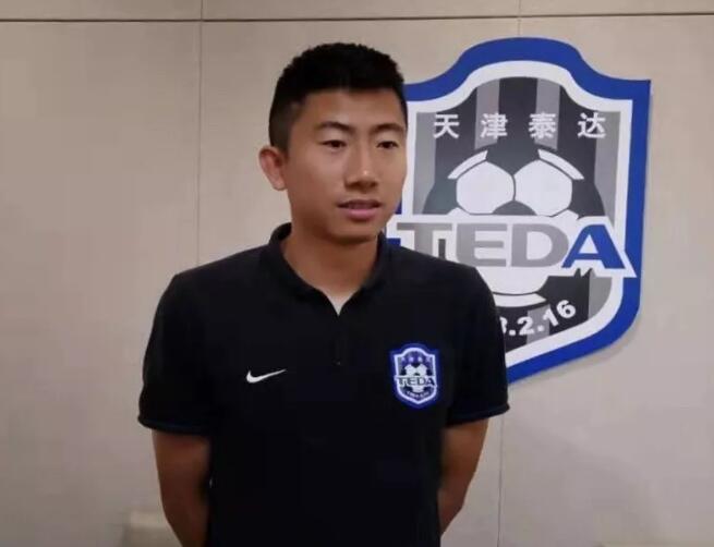 毛彪:边卖水果边考教练证,足球才是我喜欢的事业