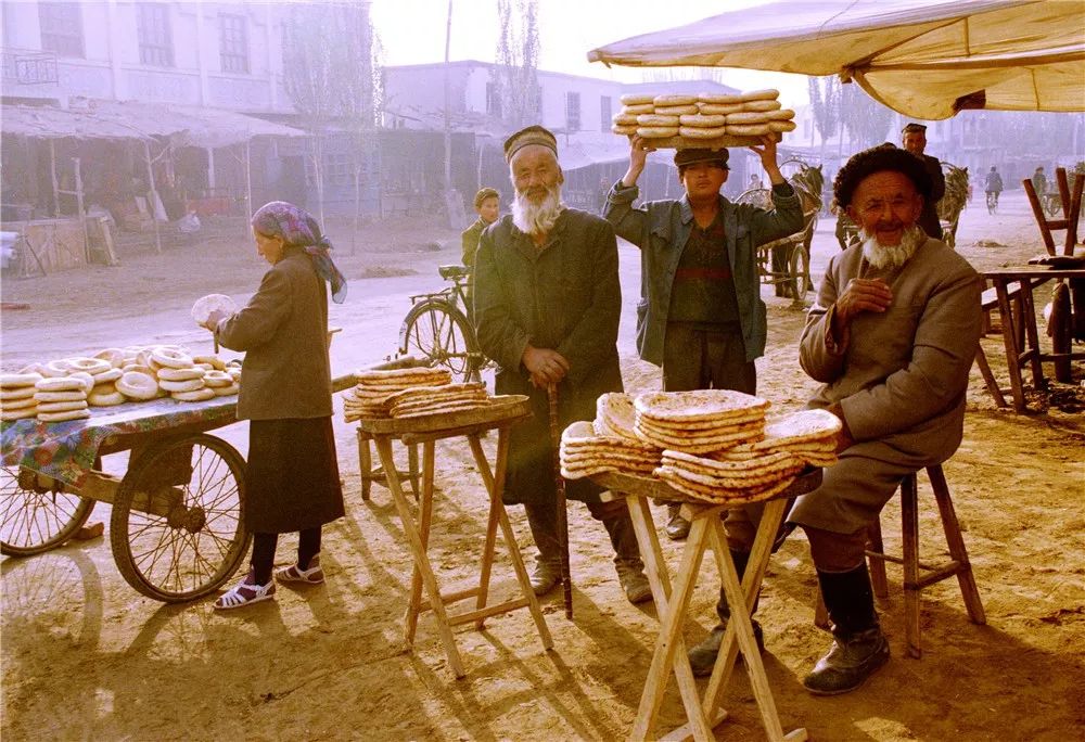 历史影像韩连贇图说新疆巴扎四十年