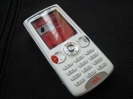 w810c白色(2006)索爱m608c2006年是nokia塞班的天下,索爱这款机器搭载