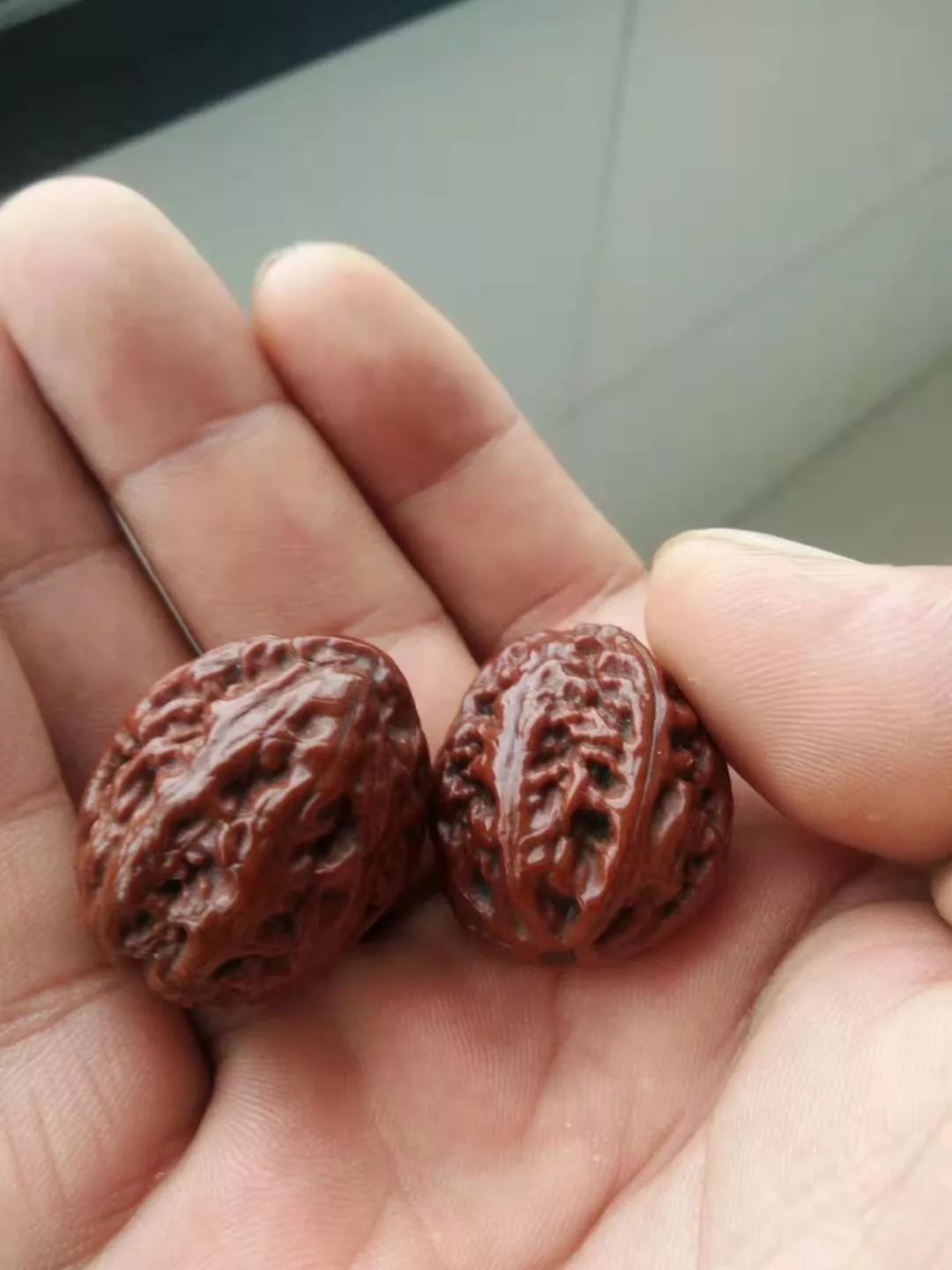 2年盘出20多对核桃包浆还挺好看不信你看最美包浆参赛作品3