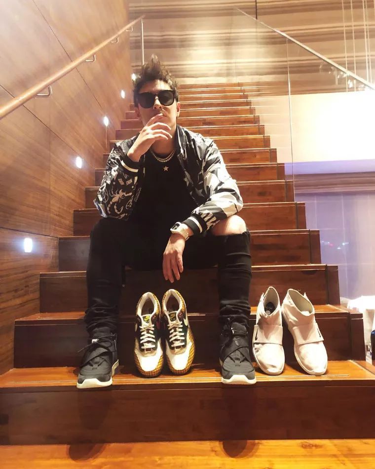 潘玮柏上脚travisscottxaj6但情有独钟的球鞋却是