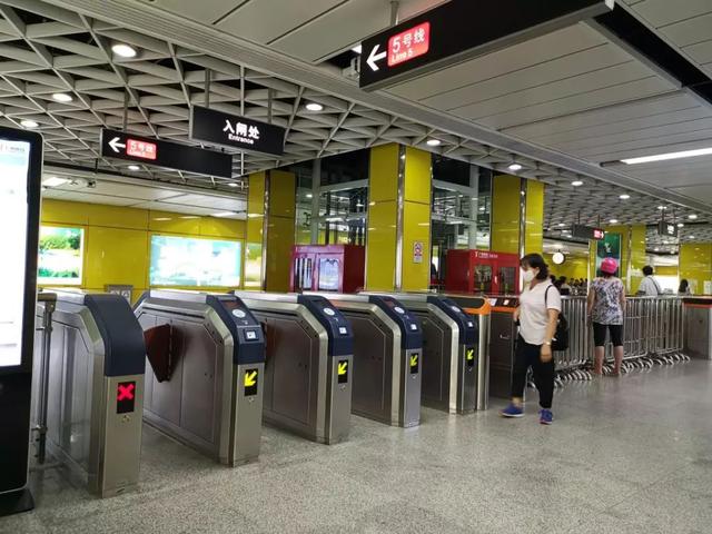 天河21号线来了员村站站厅将进行改造施工网友表示有点方