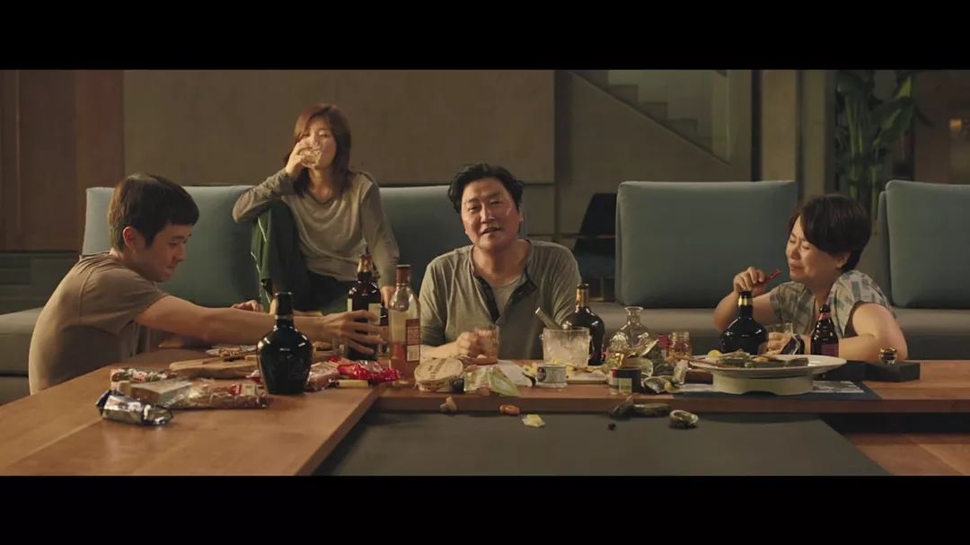 三刷《寄生虫》:小人物的人生,就只配仰视吗?_电影史