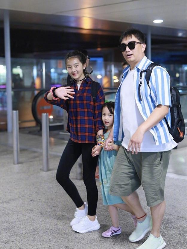 女大十八变黄磊女儿多多和田亮女儿森碟新造型上线超惊艳