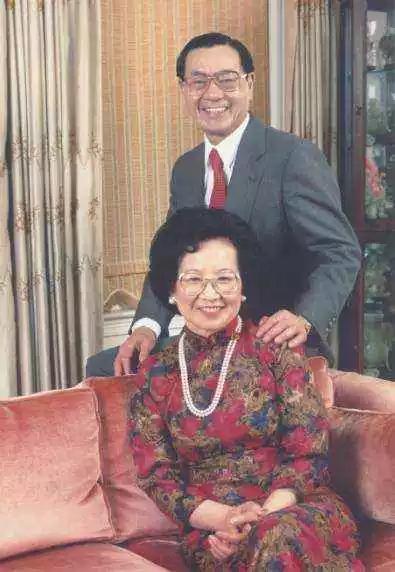 2007年,朱木兰在与淋巴癌抗争许久后去世,至今,赵锡成每周末还会驱车