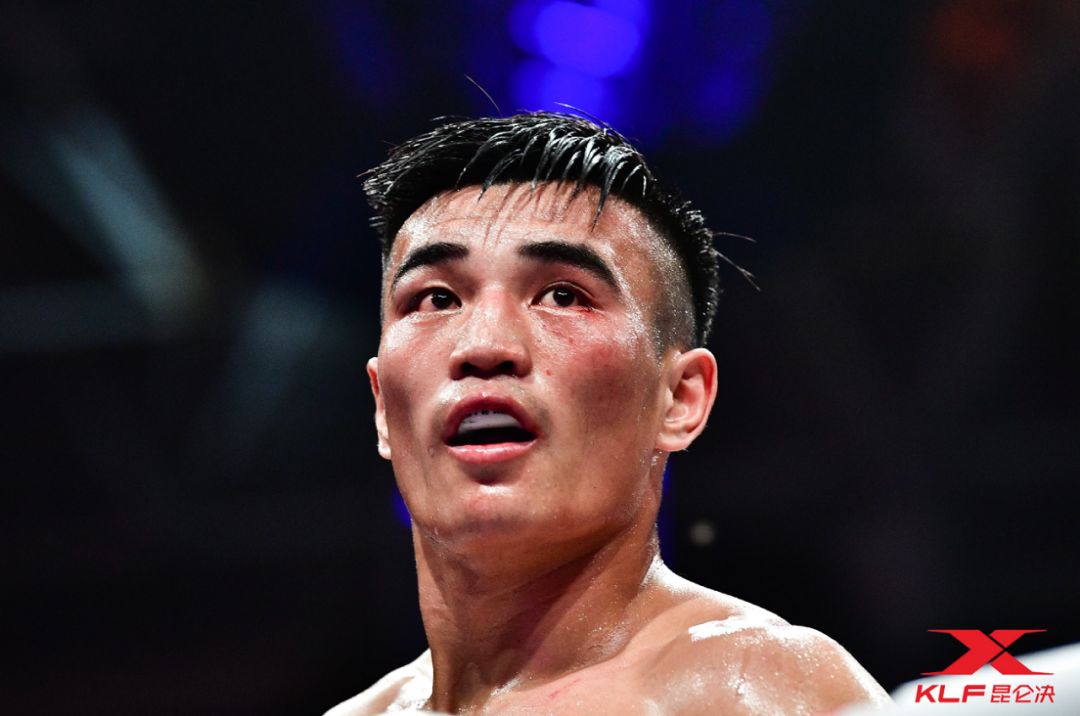 74这位中国拳王竟是孔子后裔,爆冷击败世界冠军!_孔令丰