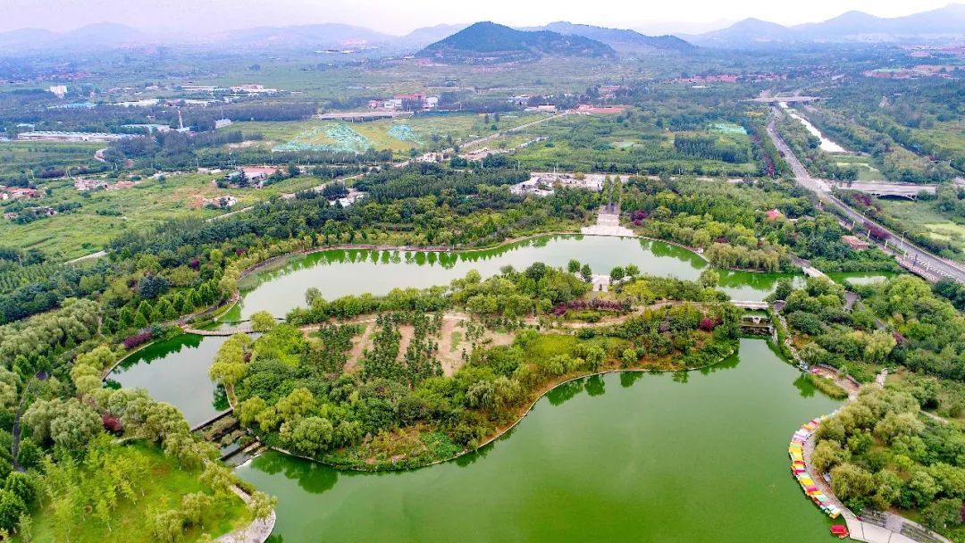 济南高新区彩虹湖美景简介