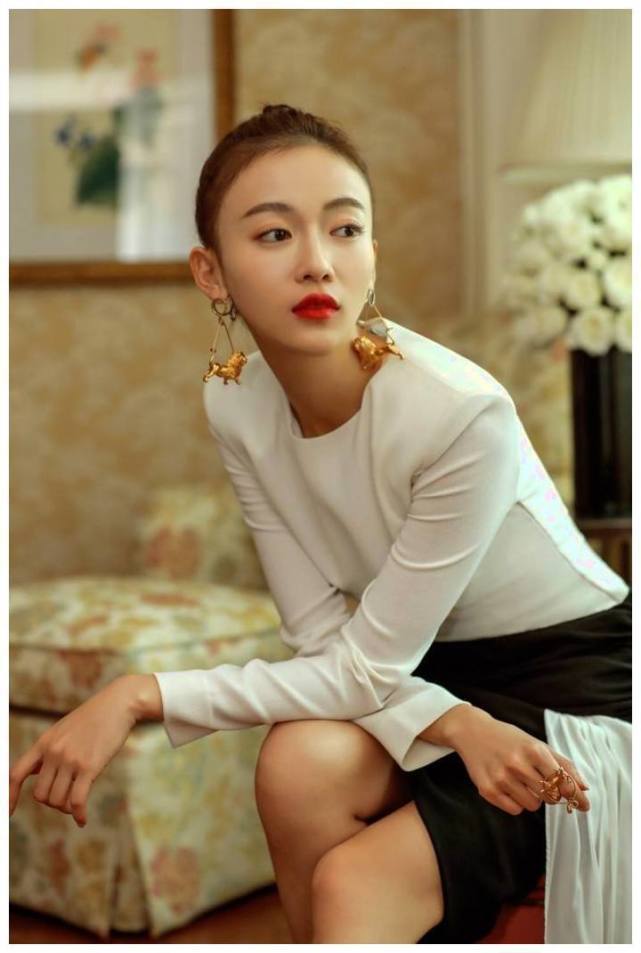 看到吴谨言喝奶茶终于知道她80斤怎么来的网友宁愿肥