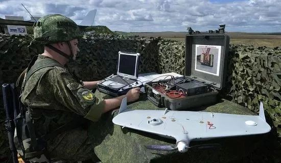 何雷中将:我军为何必须积极应对为期不远的智能化战争?_军事