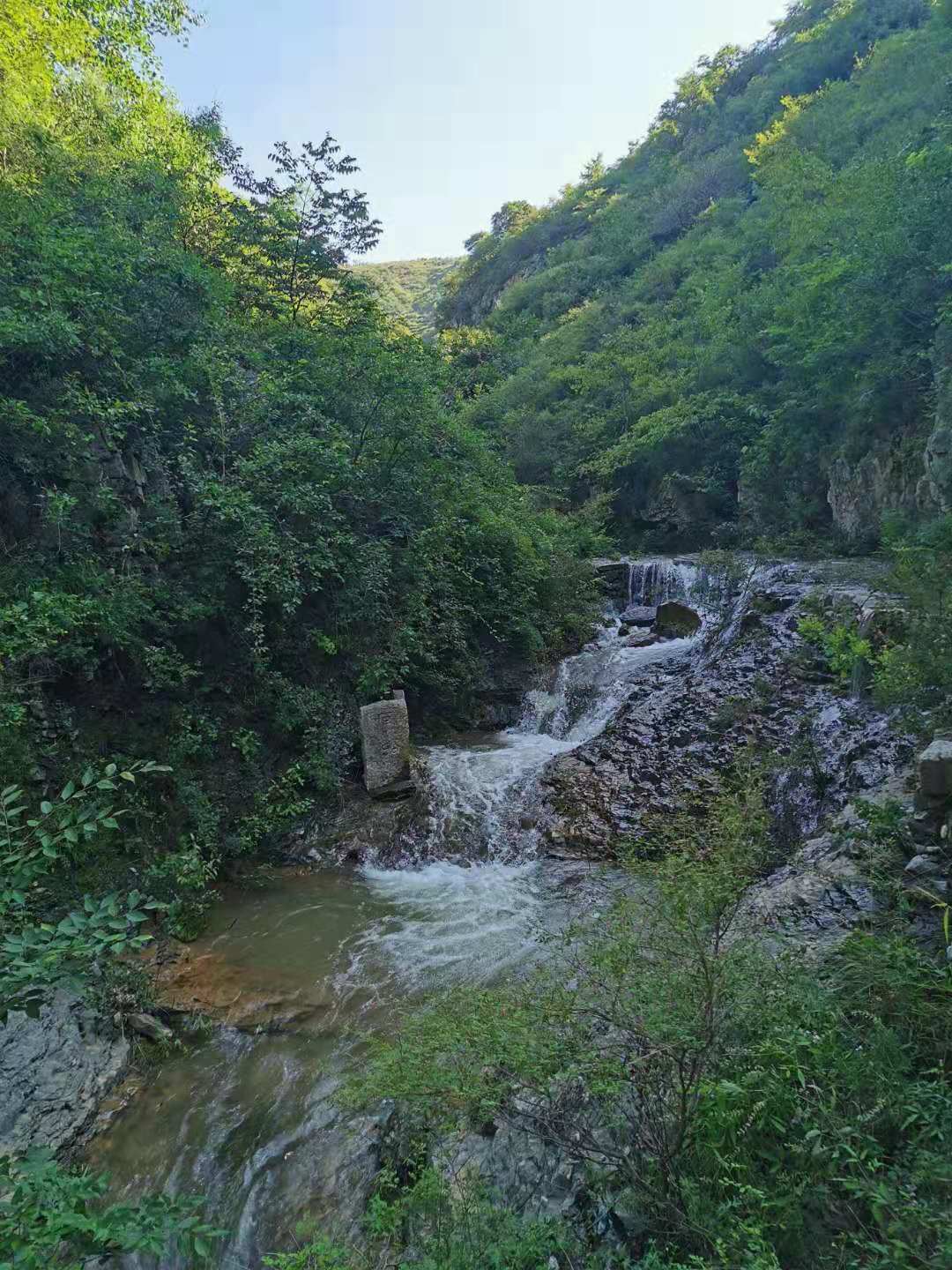 週六週日三王峪風景區賞瀑布流泉清潭登林蔭山路賞美景出發吧