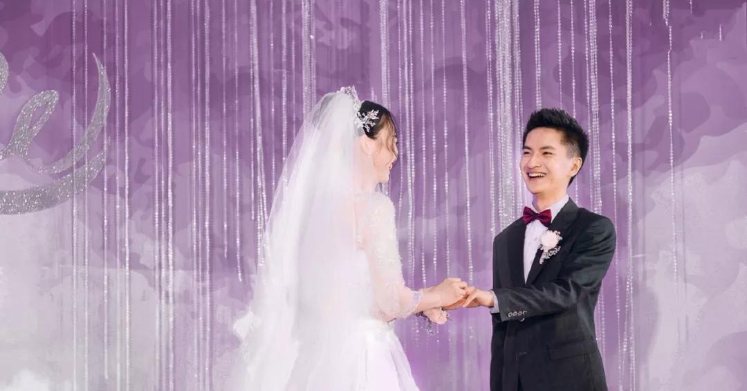 《快乐星球》里唯一一个退圈结婚生子的,第一部里的"莲蓉包"孙格,早在