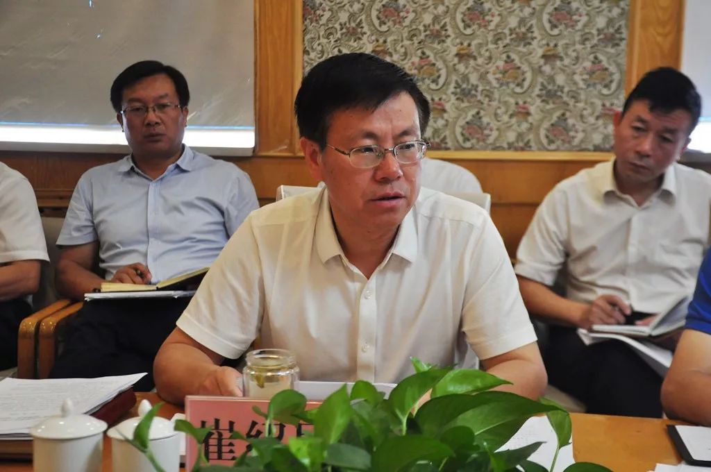 8月16日,市委常委,县委书记郝忠祥主持召开县党政班子联席会议.