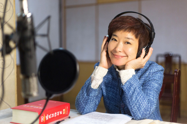 原创王雪纯的妈妈林如去世曾为赵丽蓉配音做过阿信的旁白解说