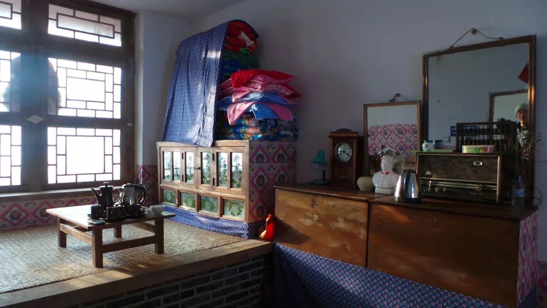 世纪70年代初,家家户户都住炕,几乎没人打床,打的最多的家具就是炕柜