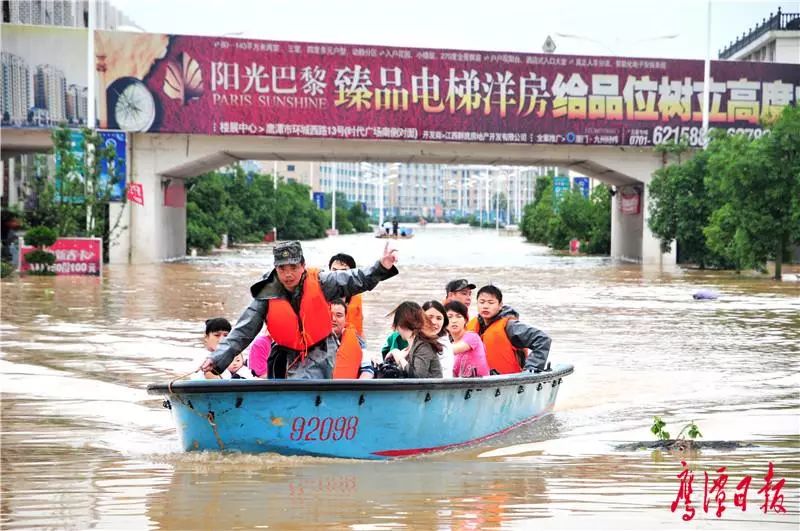 的一面红旗,从余江应征入伍的青年都自觉接力扛旗,不仅安心部队服役