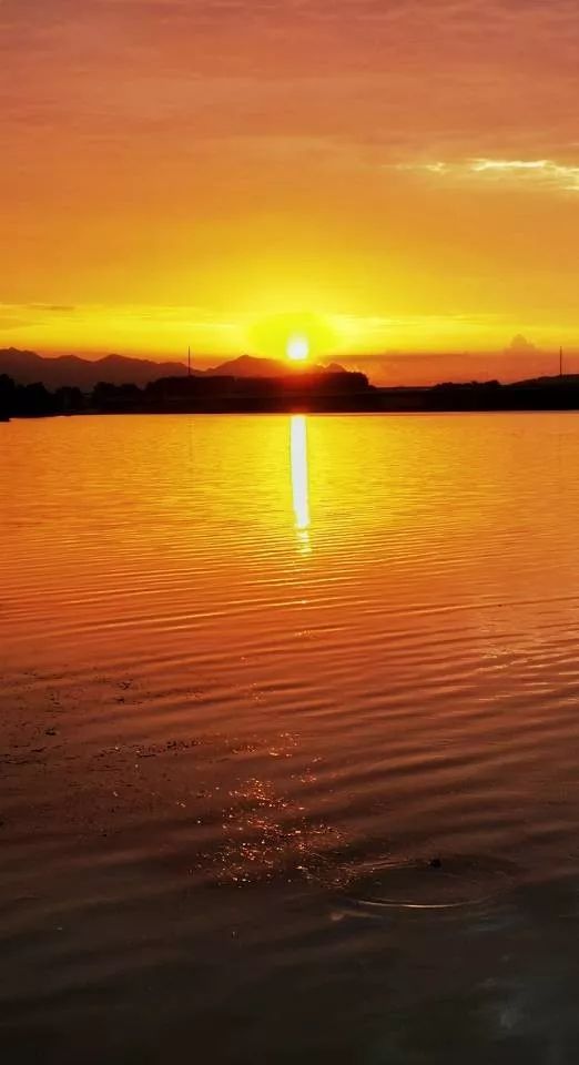 朝阳今晨朝霞壮美!_天空